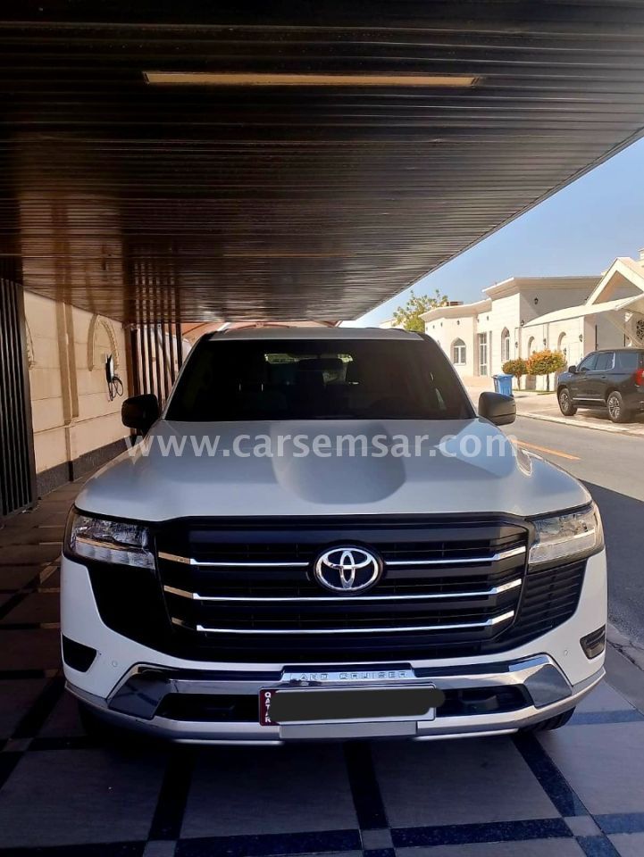 Toyota Land Cruiser GX 2023 — CarSemsar
