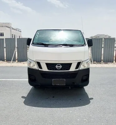 Nissan Urvan 2015 — MzadQatar