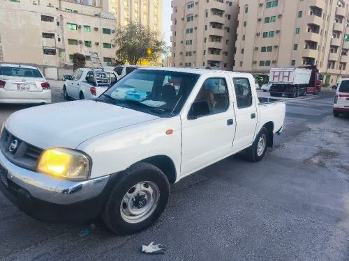 Nissan Pickup 2011 — MzadQatar