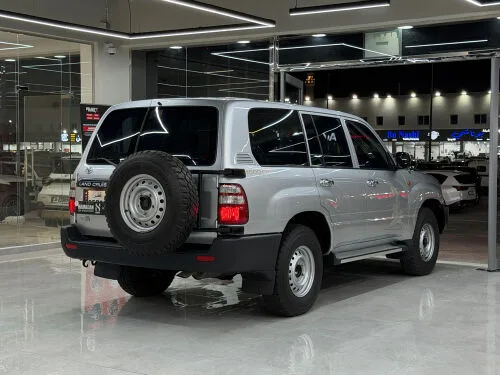 Toyota Land Cruiser 2004 — MzadQatar