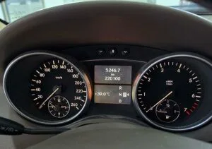 Mercedes-Benz Ml 2010 — MzadQatar