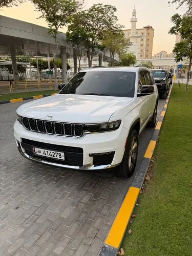 Jeep Grand Cherokee 2022 — MzadQatar