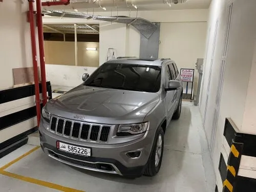 Jeep Grand Cherokee 2013 — MzadQatar