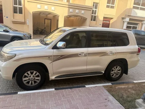 Toyota Land Cruiser 2010 — MzadQatar