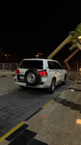 Toyota Land Cruiser 2009 — MzadQatar