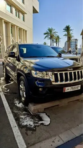 Jeep Grand Cherokee 2012 — MzadQatar