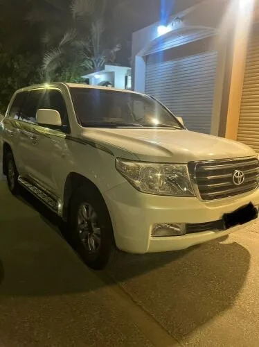 Toyota Land Cruiser 2011 — MzadQatar