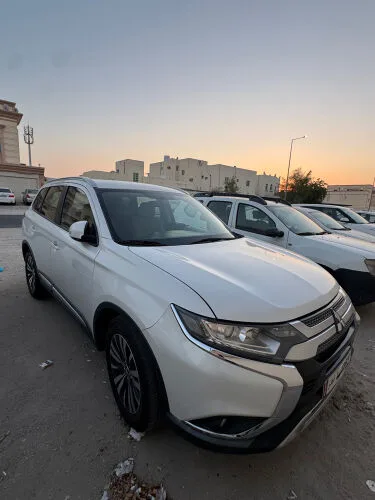 Mitsubishi Outlander 2019 — MzadQatar