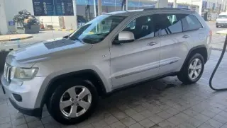 Jeep Grand Cherokee 2012 — MzadQatar