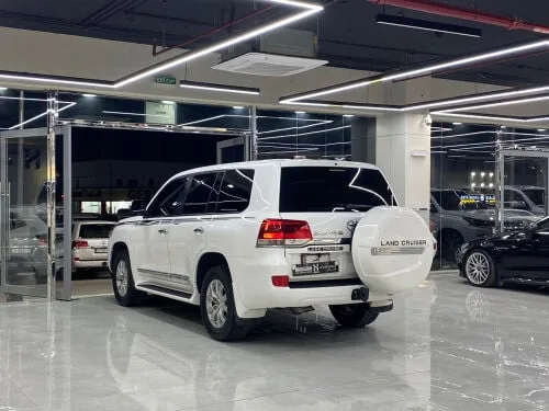 Toyota Land Cruiser 2019 — MzadQatar