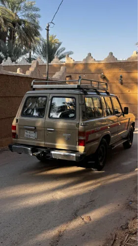Toyota Land Cruiser 1987 — MzadQatar