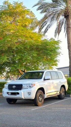 Toyota Land Cruiser 2008 — MzadQatar