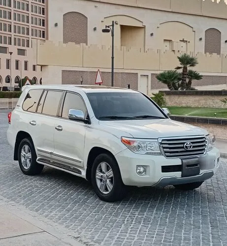 Toyota Land Cruiser 2015 — MzadQatar