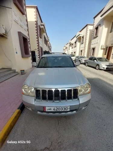 Jeep Grand Cherokee 2009 — MzadQatar