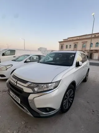 Mitsubishi Outlander 2019 — MzadQatar