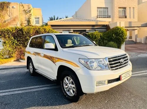 Toyota Land Cruiser 2010 — MzadQatar