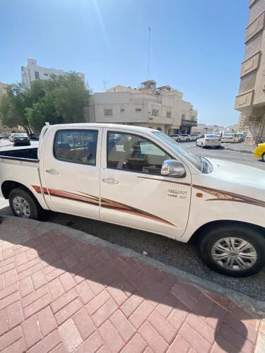 Toyota Hilux 2009 — MzadQatar