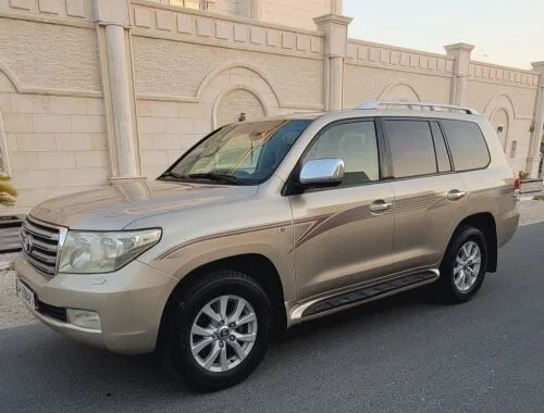 Toyota Land Cruiser 2010 — MzadQatar