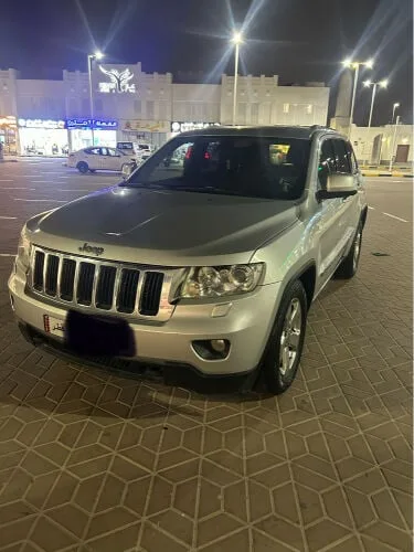 Jeep Grand Cherokee 2011 — MzadQatar