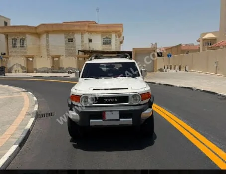 Toyota FJ Cruiser 2013 — MzadQatar