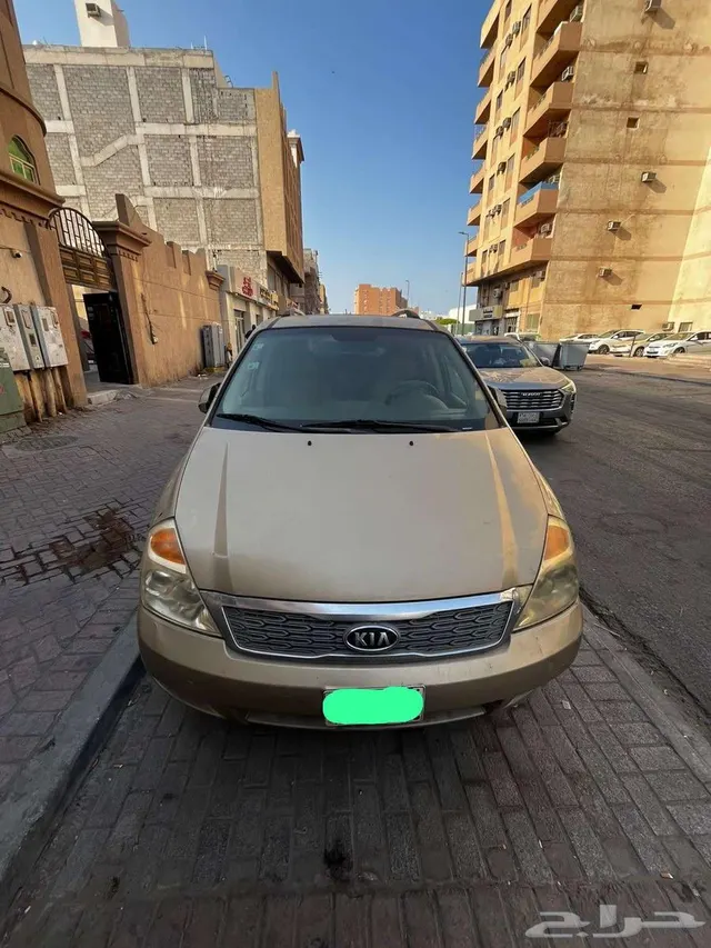 Kia Carnival 2011
