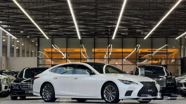 Lexus LS 2022
