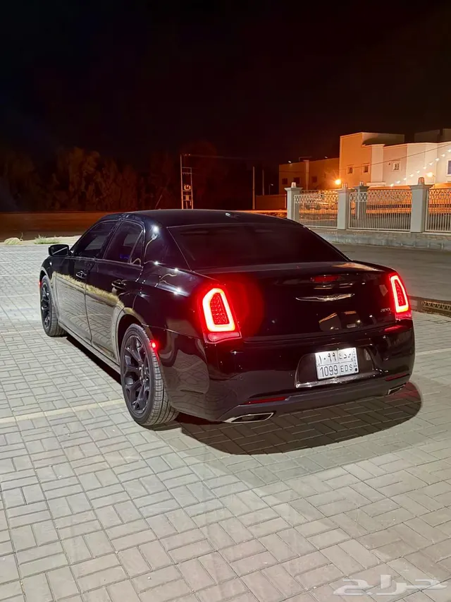 Chrysler 300 2021