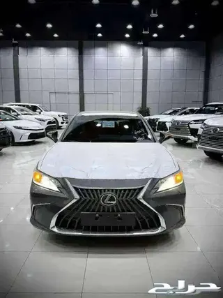 لكزس ES 250 2025