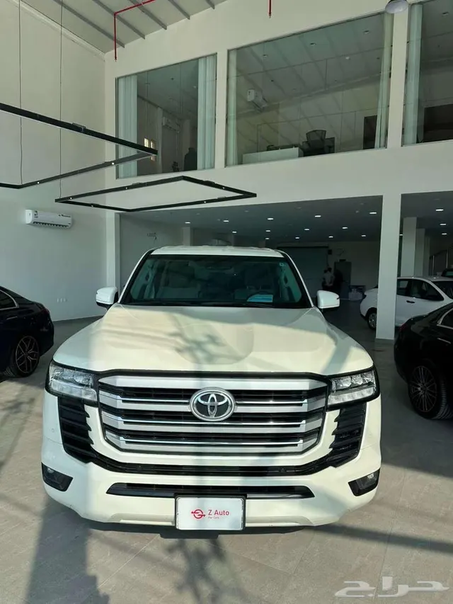 Toyota Land Cruiser GXR 2025