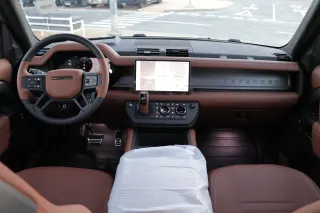 Land Rover Defender Octa 2025 — Mawater City