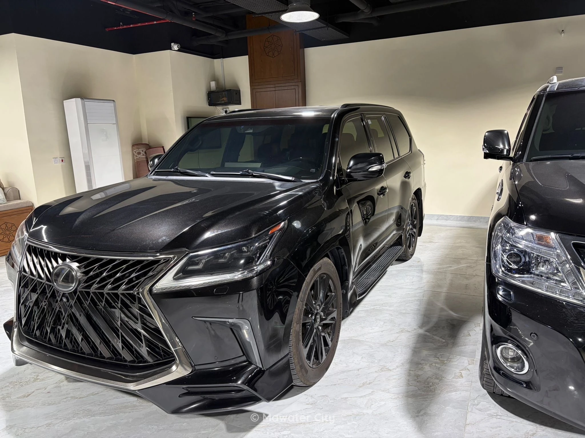 Lexus LX 570 2018 — Mawater City