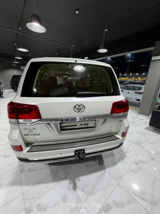 Toyota Land Cruiser GXR 2018 — Mawater City
