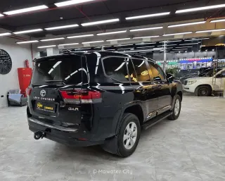 Toyota Land Cruiser GXR 2023 — Mawater City