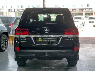 Toyota Land Cruiser VXR 2021 — Mawater City