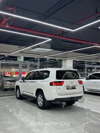 Toyota Land Cruiser GXR 2022 — Mawater City