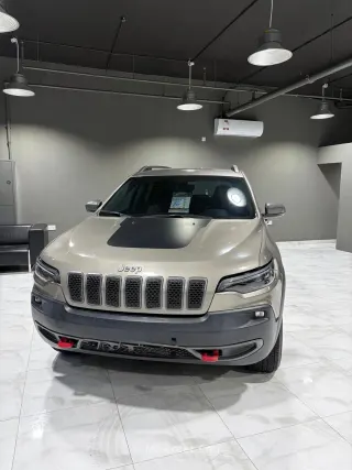 Jeep Cherokee 2020 — Mawater City