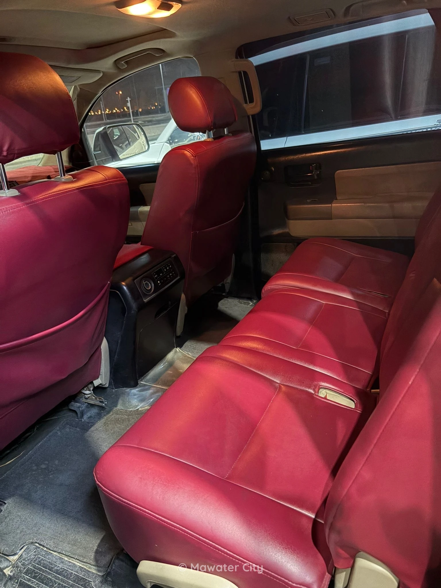 Toyota Sequoia 2015 — Mawater City