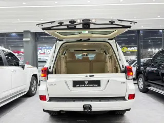 Toyota Land Cruiser GXR 2020 — Mawater City