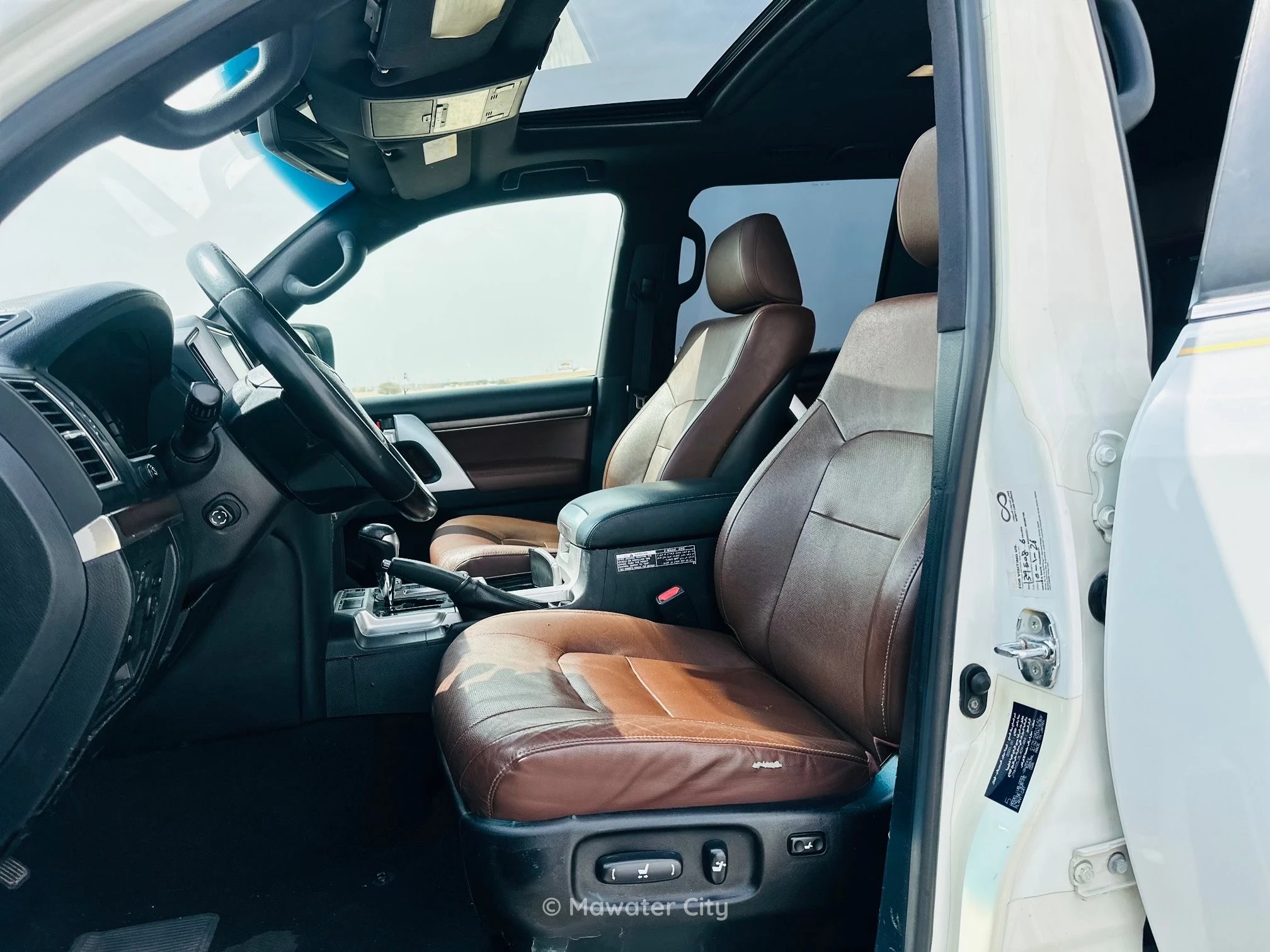 Toyota Land Cruiser VXR 2020 — Mawater City