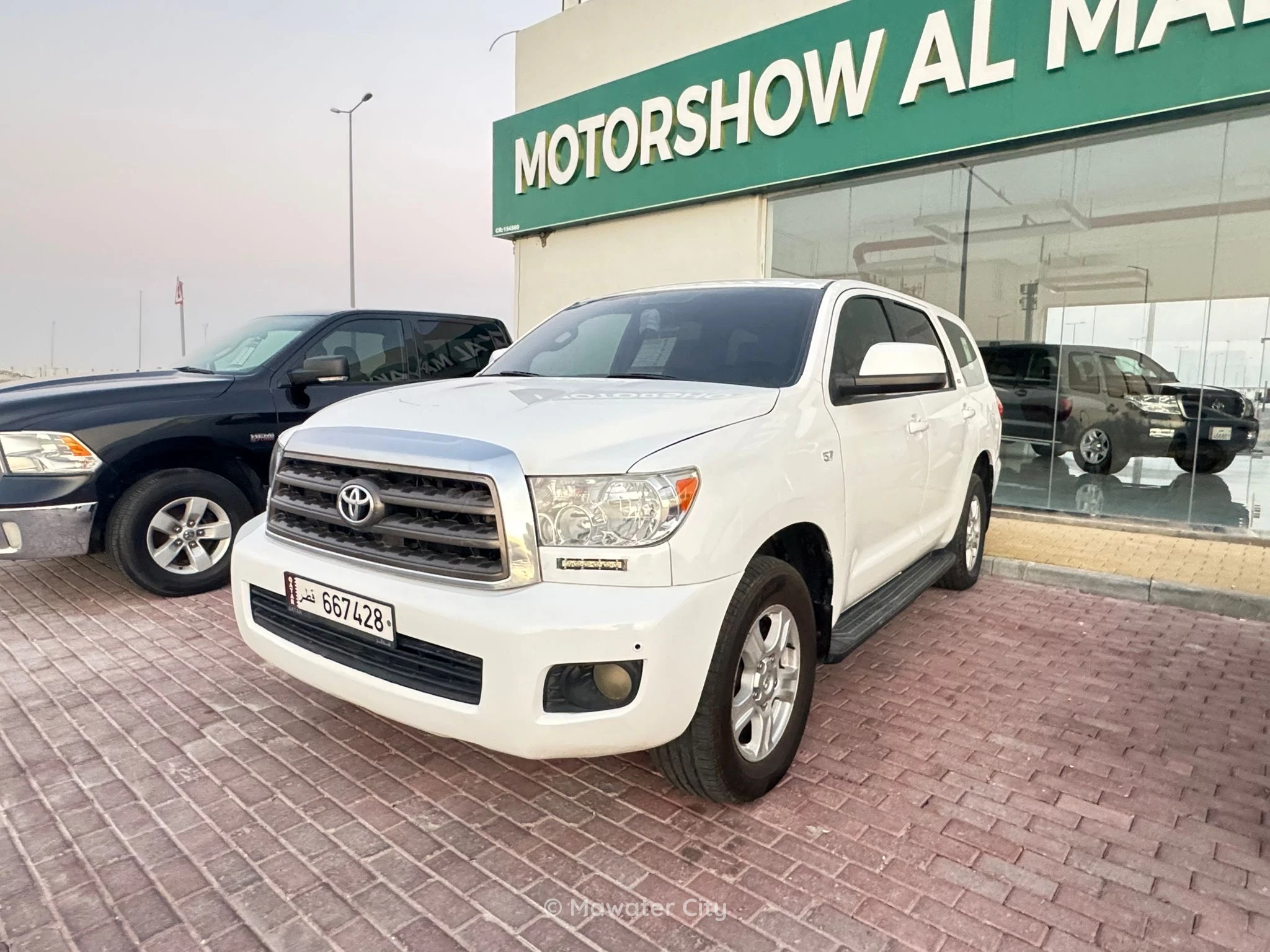 Toyota Sequoia 2015 — Mawater City