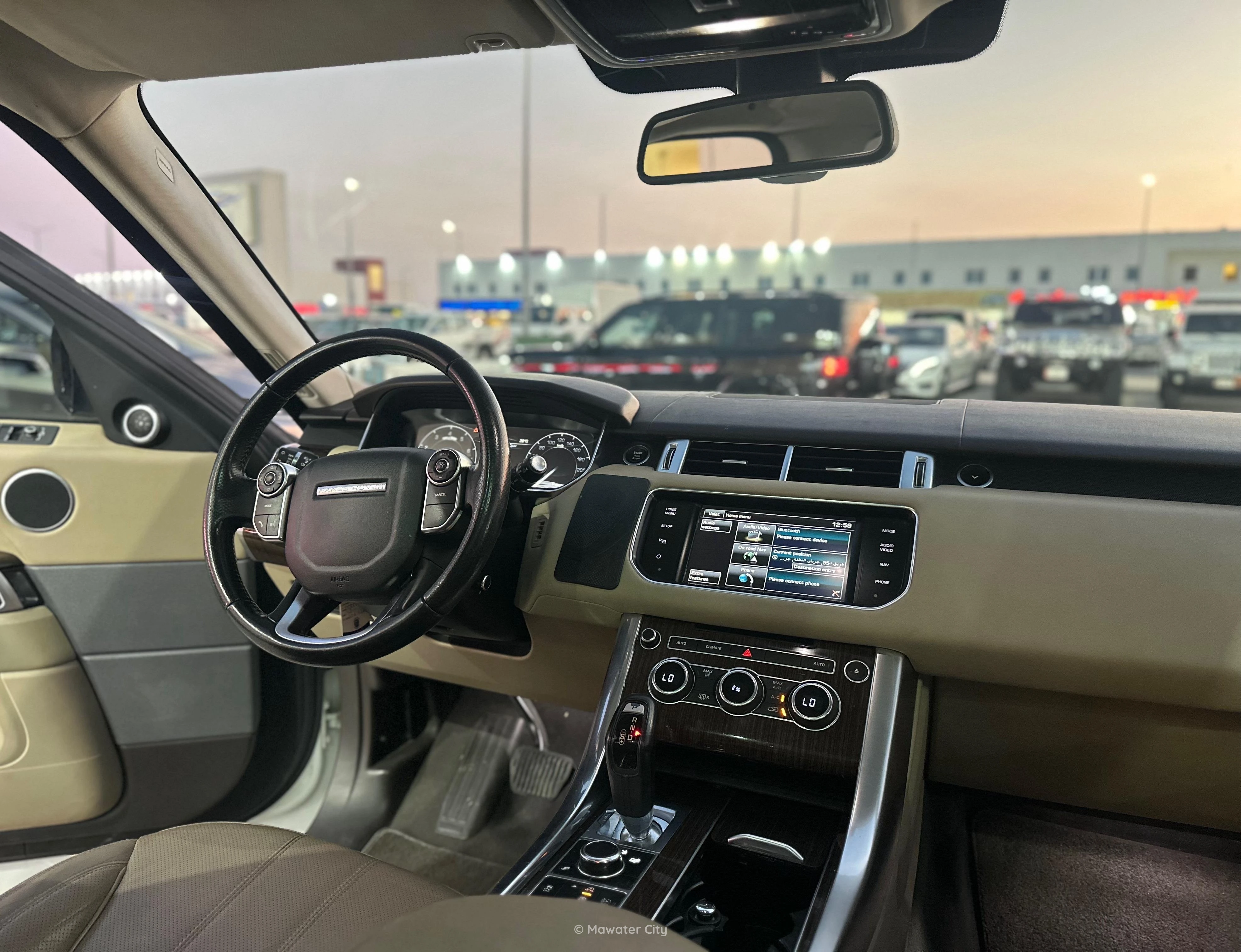 Land Rover Range Rover 2015 — Mawater City