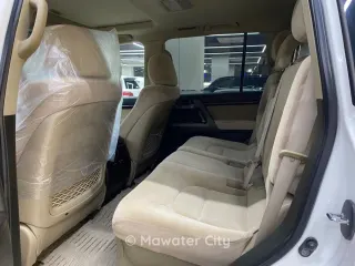 Toyota Land Cruiser VXR 2010 — Mawater City