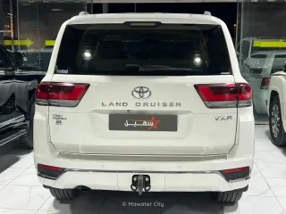 Toyota Land Cruiser VXR 2022 — Mawater City