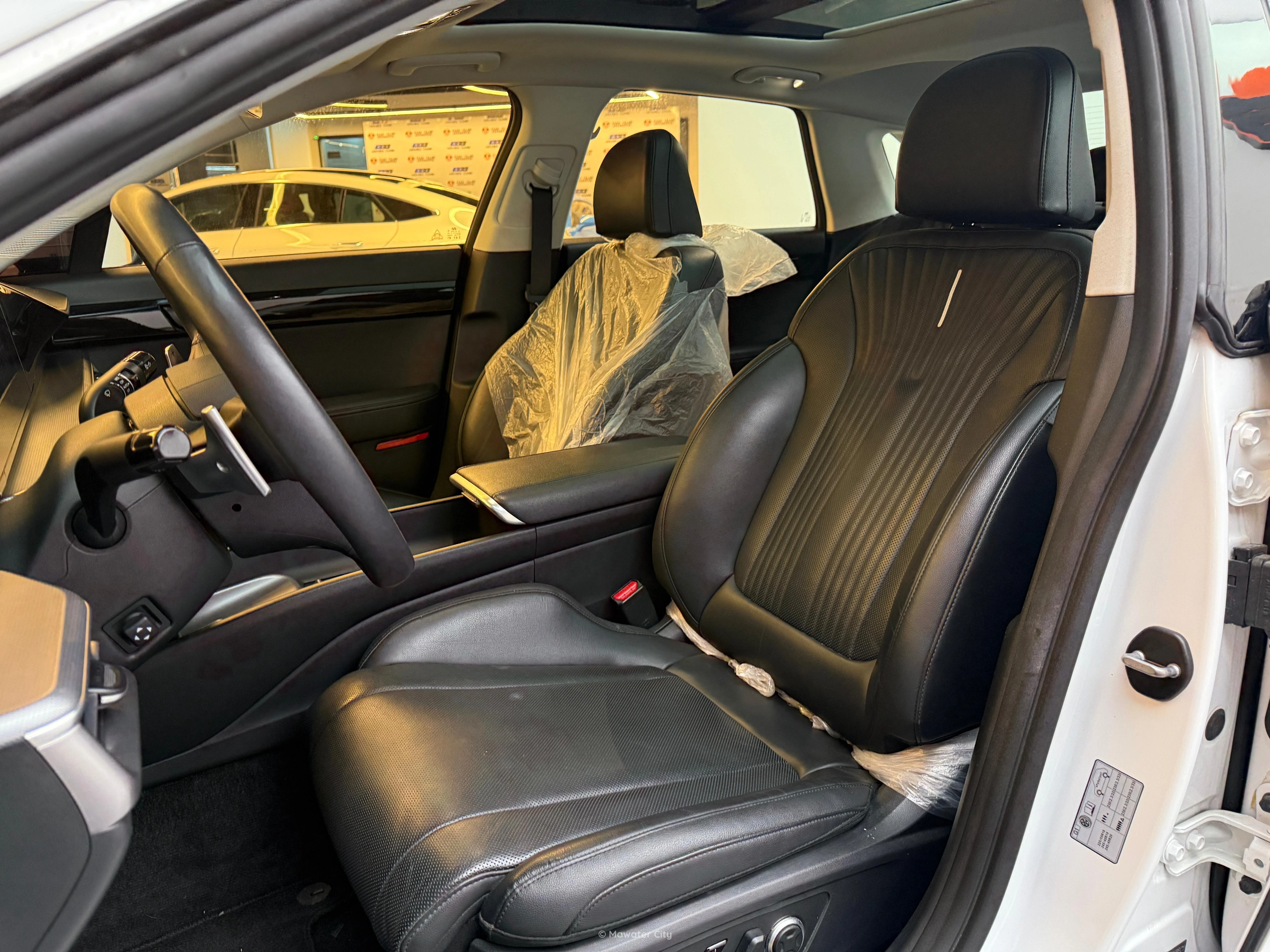 Hyundai Azera 2023 — Mawater City