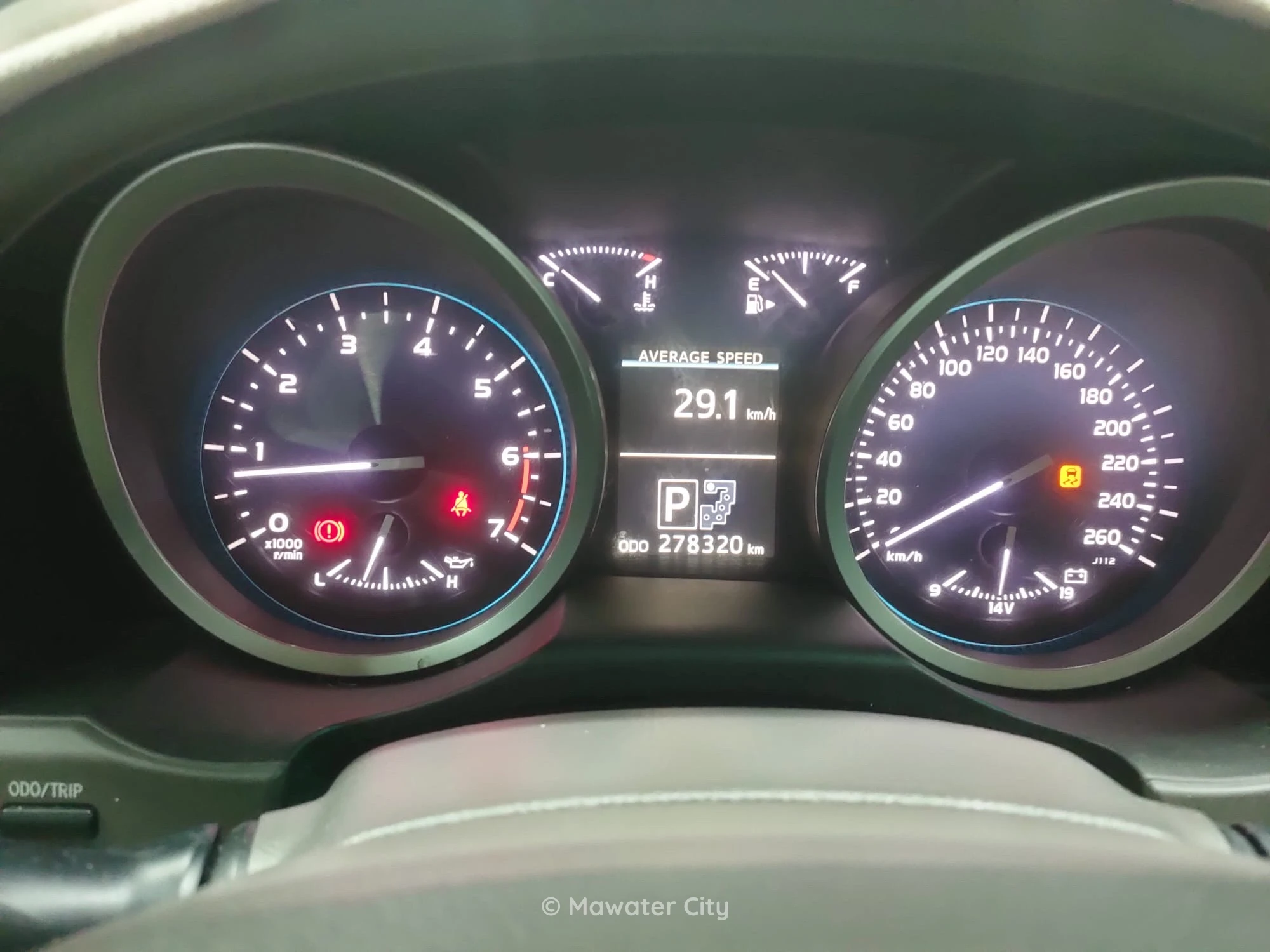 Toyota Land Cruiser VXR 2013 — Mawater City