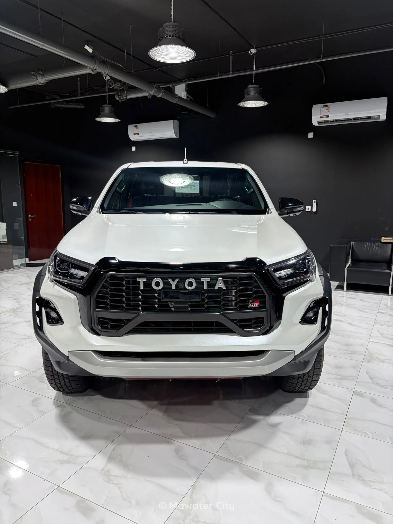 Toyota Hilux 2025 — Mawater City