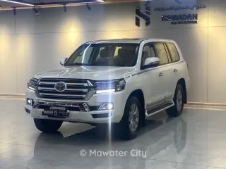 Toyota Land Cruiser GXR 2017 — Mawater City