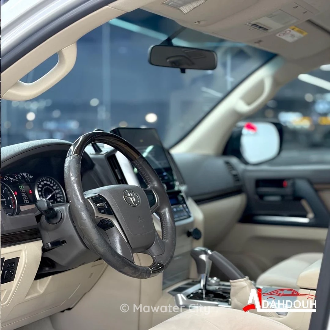 Toyota Land Cruiser GXR 2019 — Mawater City