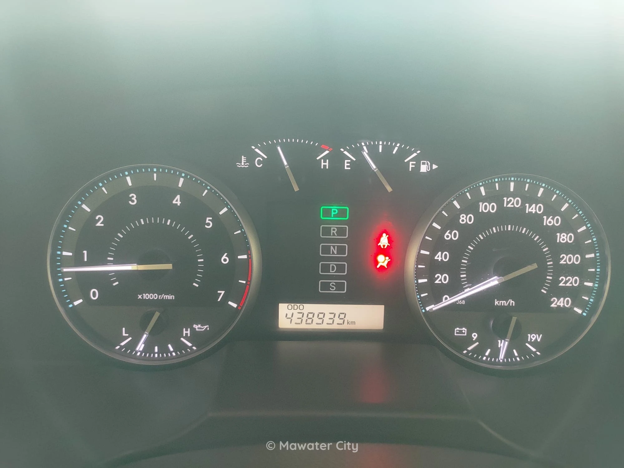 Toyota Land Cruiser GXR 2014 — Mawater City