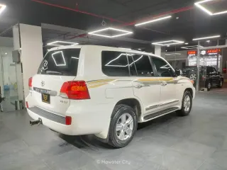 Toyota Land Cruiser VXR 2013 — Mawater City